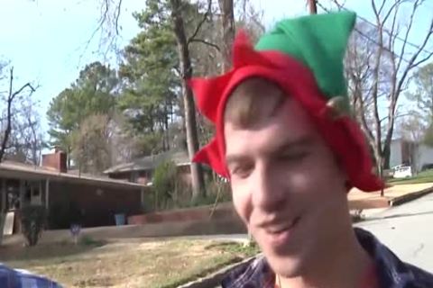 homosexual Elf receives Xmas Bukkake