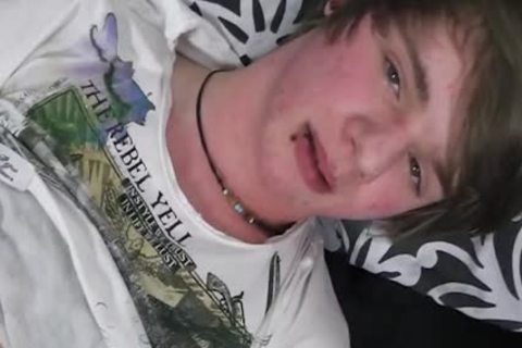 sleazy 18 Year old teen Wanks