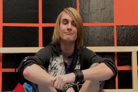 Preston Andrews likes To Show Off His jerking off Technique