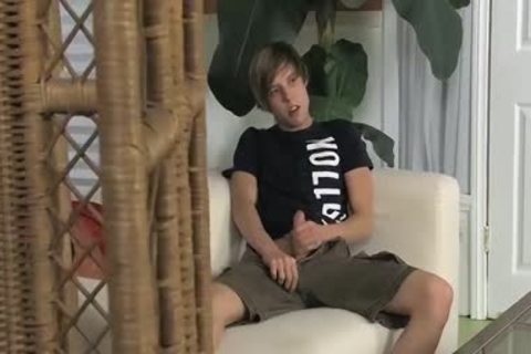 Super stunning twinks Atlanta And Kaiden Share Their Hard dicks