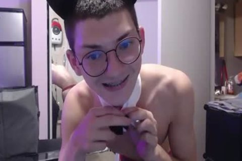 pretty Nerdy Crossdresser With Glasses webcam Solo