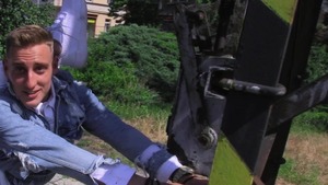 perky wazoo beauty is about to bang hard outdoors