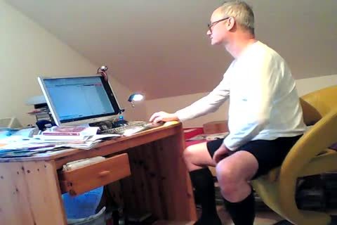 Berndis Jerking For cam In Front Of Looking Himself On PC