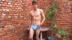 East Boys - Very slim gay Andre and Luis cumshot at casting