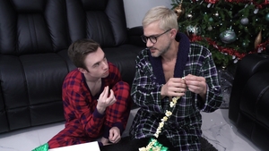 Family Dick: Tinsel Tickle Thriller