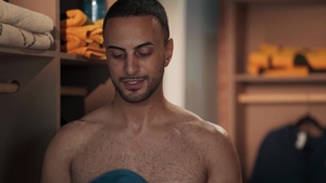 Men: Sud Studs Shower Showdown